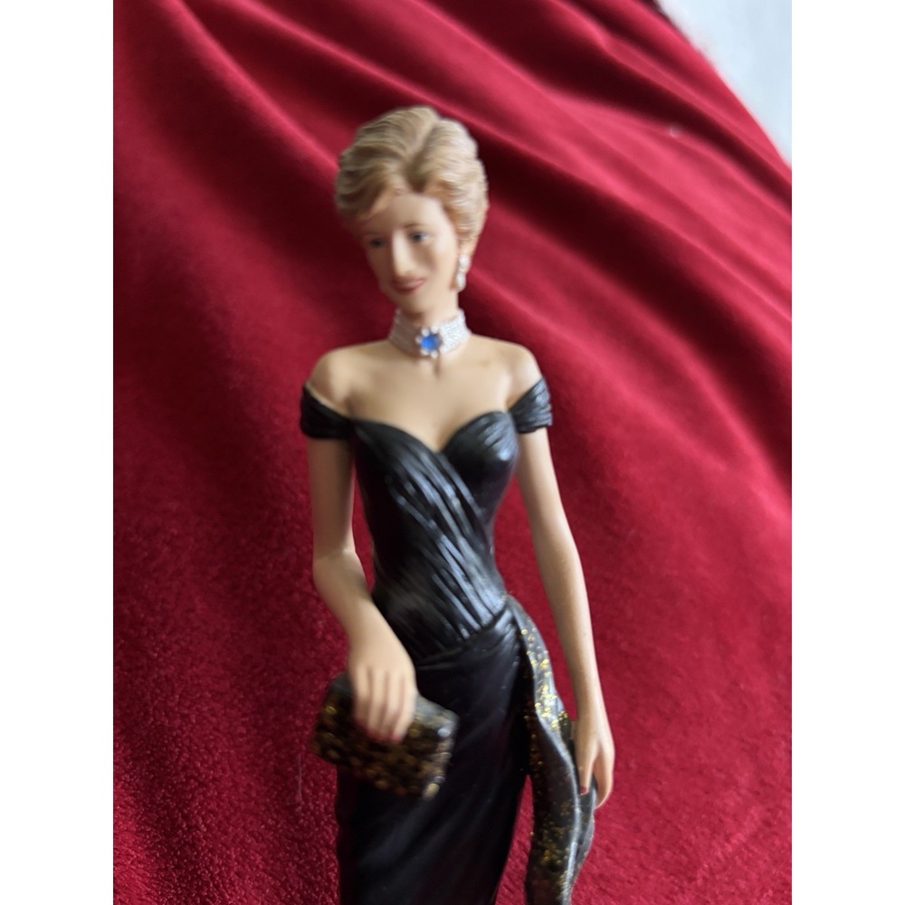 Princess Diana 8.5" Porcelain Doll Hamilton Collection "Princess of our Hearts"